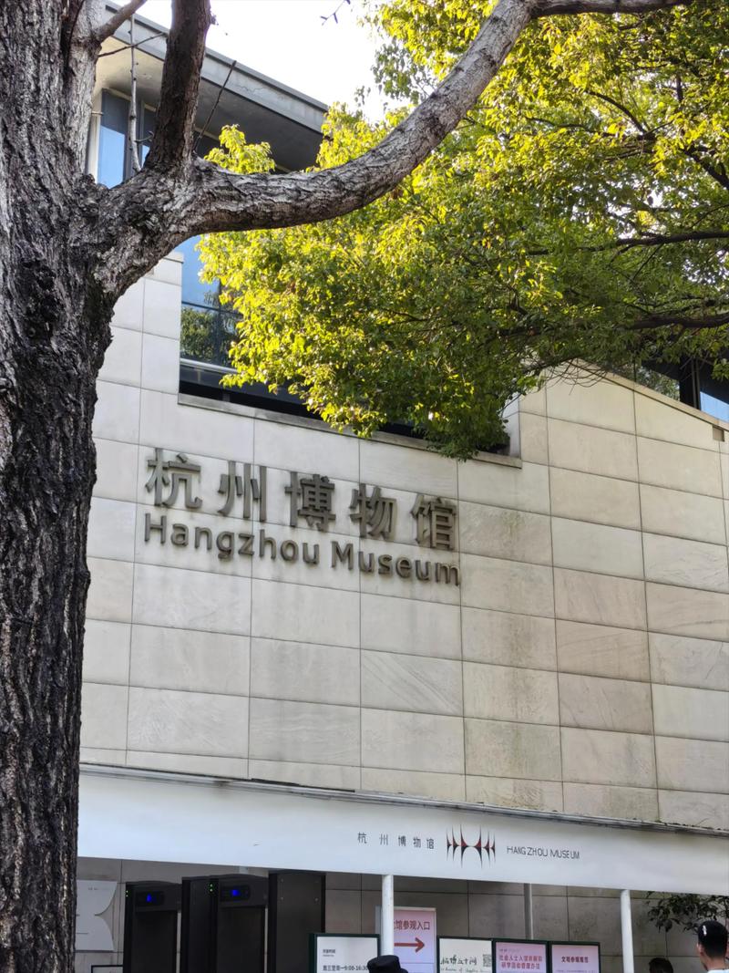 你是否曾被电视剧中的精美青瓷吸引,却因找不到资源而遗憾?别担心!现在我们为你整理了一份关于“青瓷”电视剧的观剧指南。让我们一起揭开这些古色古香瓷器背后的秘密吧。